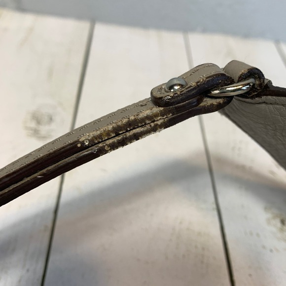 Michael Kors Grey Pebbled Leather Wristlet Clutch Silver MK Logo Medallion - Picture 7 of 7